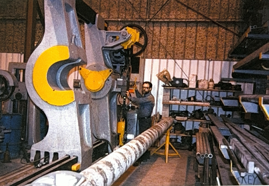 Balancing machine with large shaft