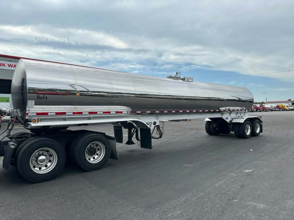 SGD Transport stainless steel food-grade tanker trailer
