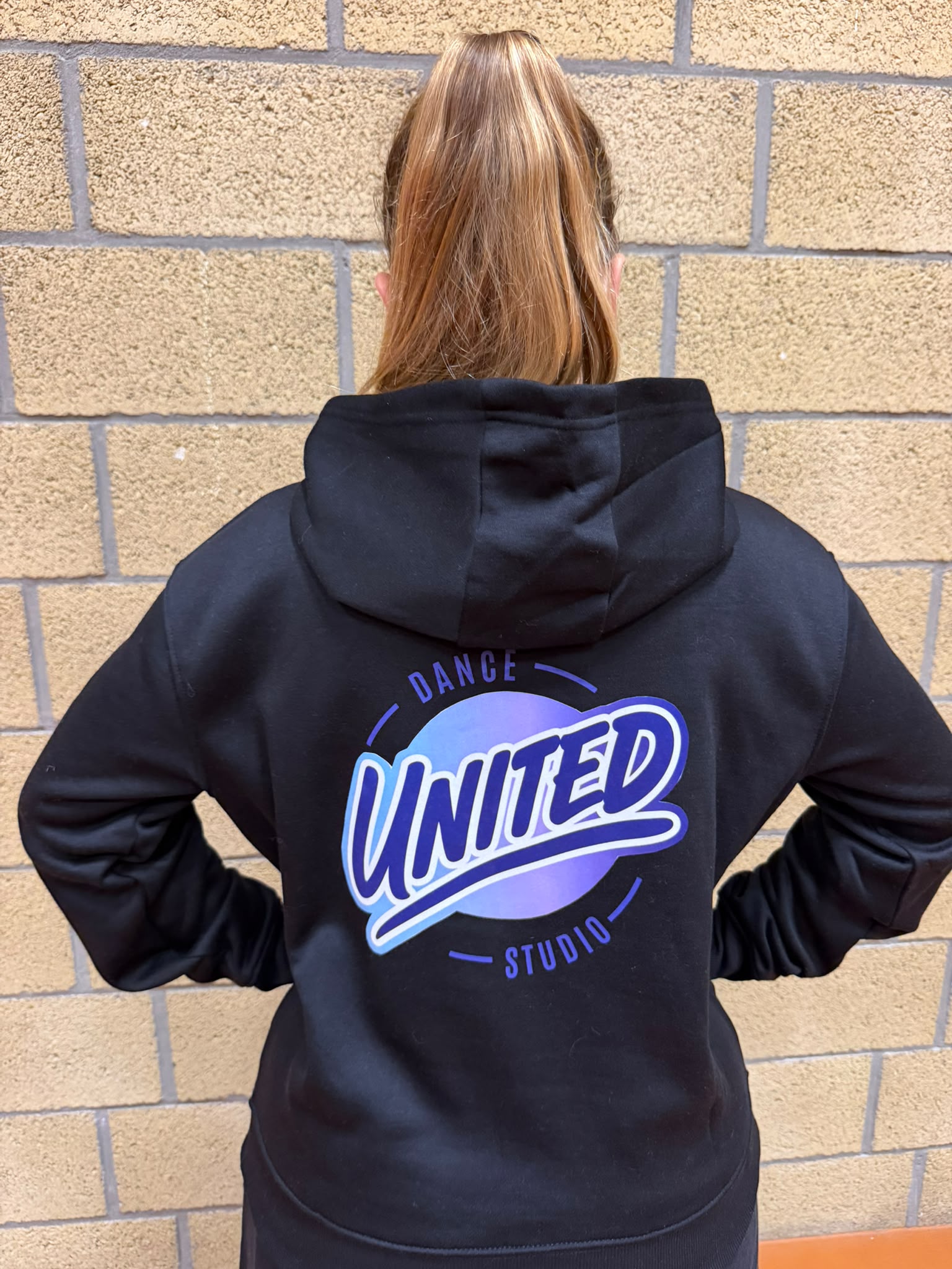 Zwarte hoodie — Maat S - foto 2