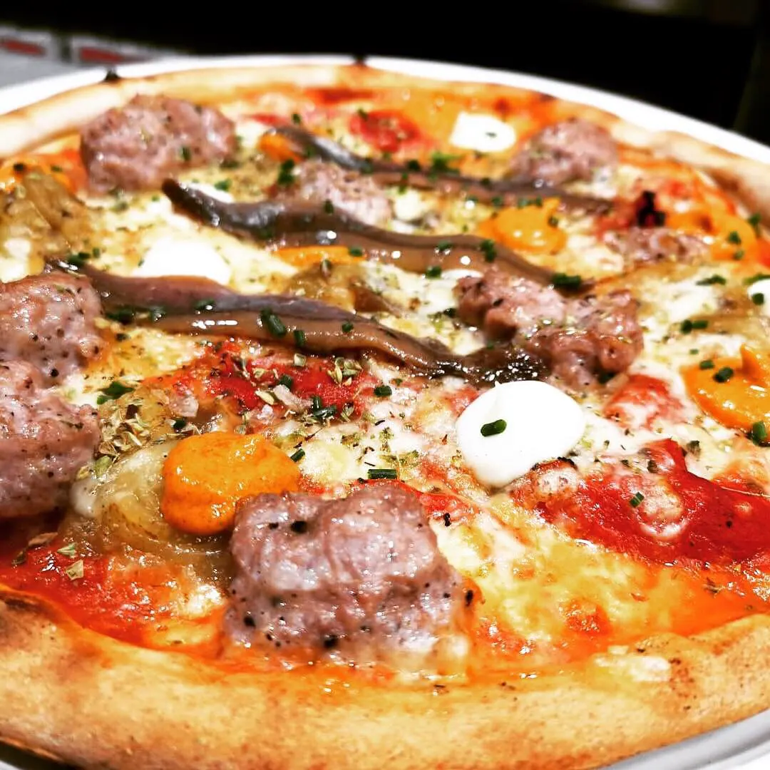 Pizza artesana de L'Antiga Sastreria a Navàs