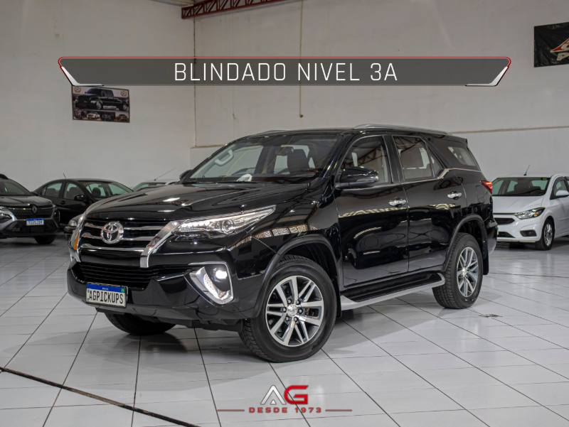 Toyota Hilux SW4 SRX 7 Lugares 2020 — AG Pickups e Multimarcas