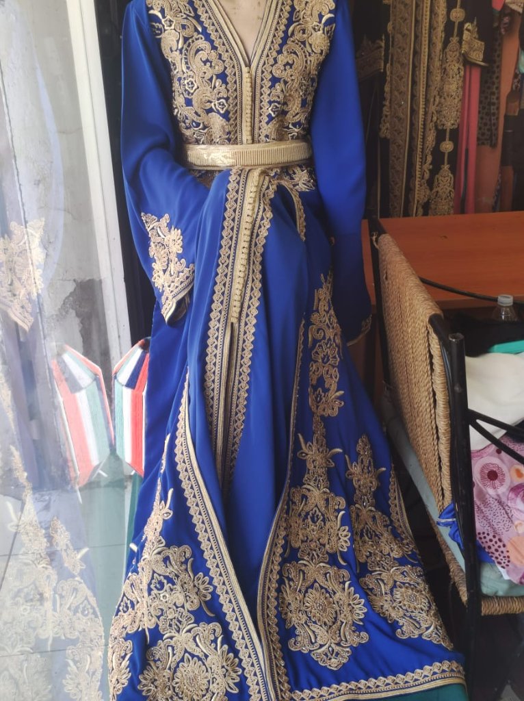Caftan Noir Élégance Miroir