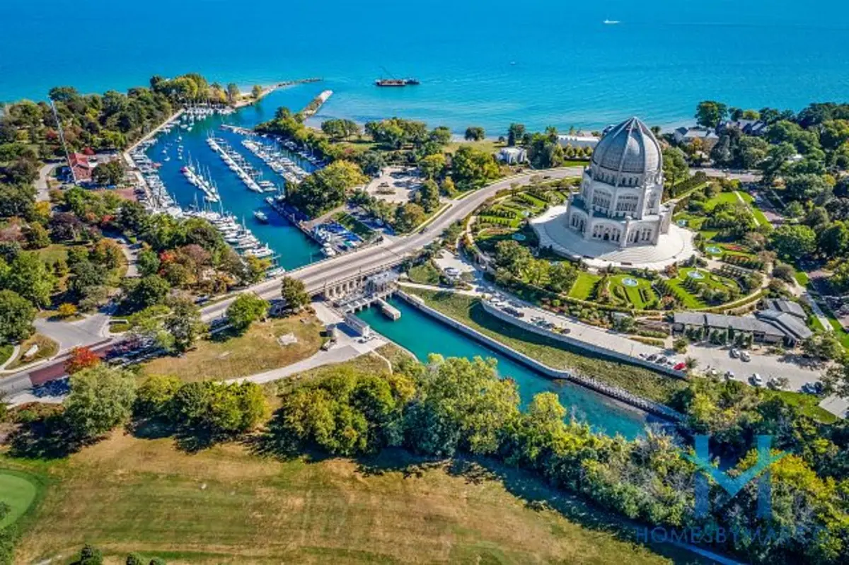 Wilmette lakefront and harbor, Illinois