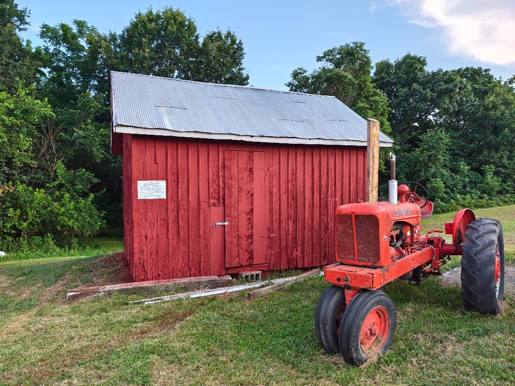 D.W. Kramberg Farm Granary
