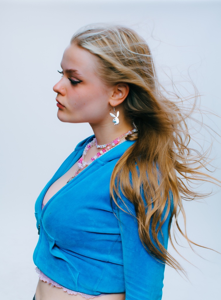 100 Teens - Image 40