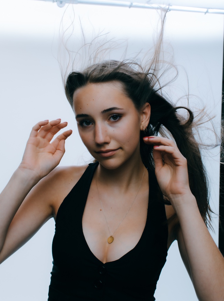 100 Teens - Image 35