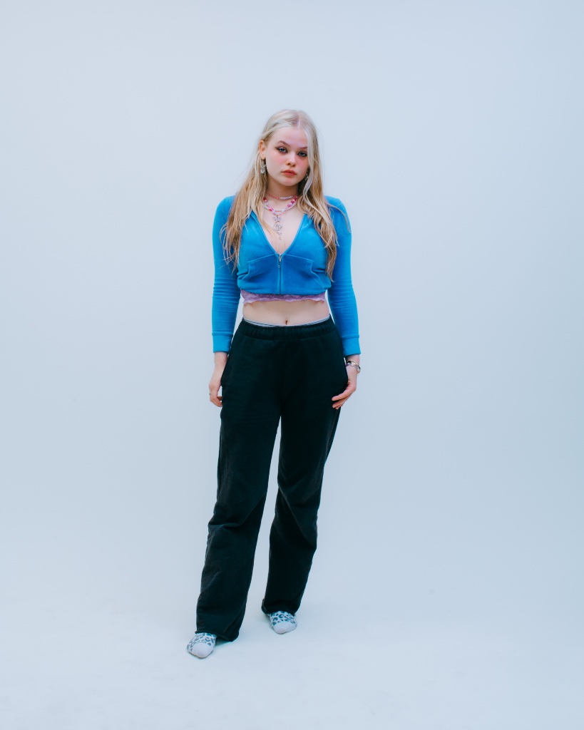 100 Teens - Image 41