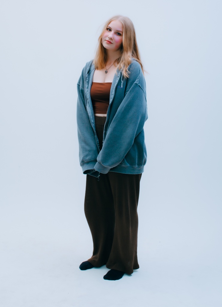 100 Teens - Image 37