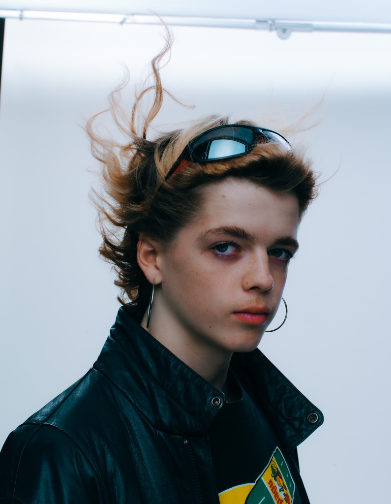 100 Teens - Image 32