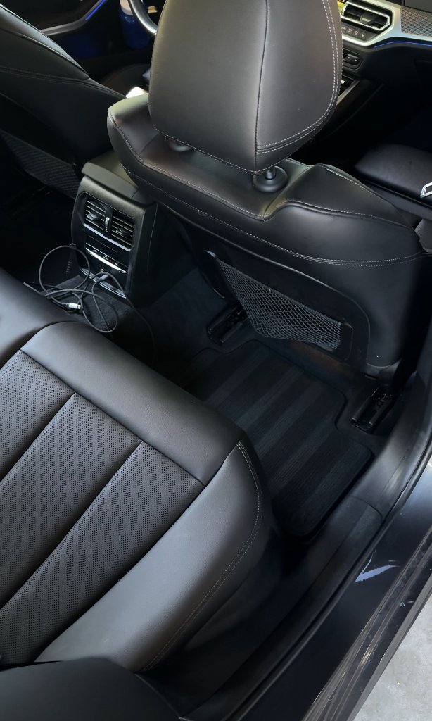 Detailed front seats