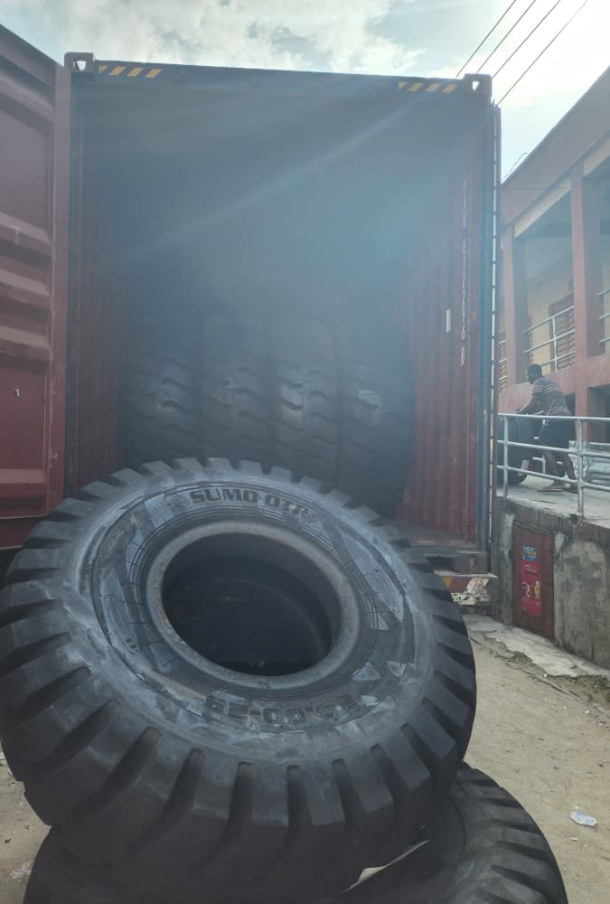 Loader / Earthmover Tyres