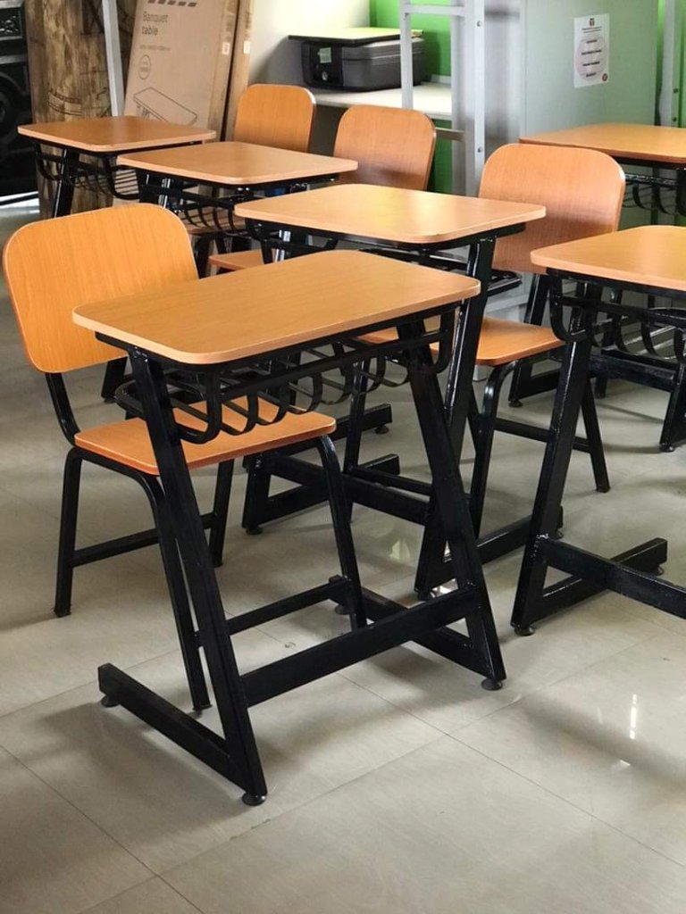 Student Desk & Chair (Wood/Black Frame)