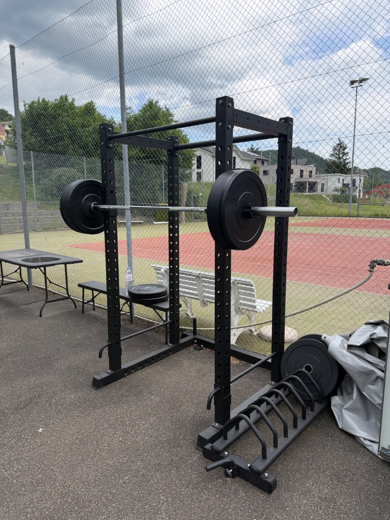 Power Rack mit Barbell