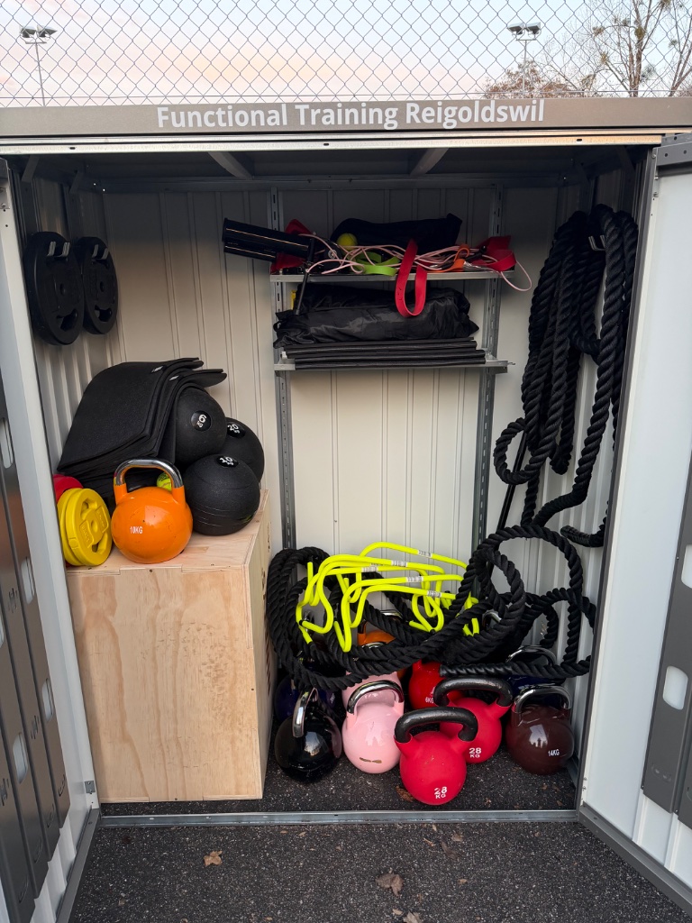 Equipment Schrank