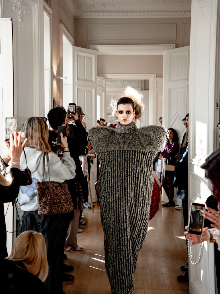 Avantgarde Look 2