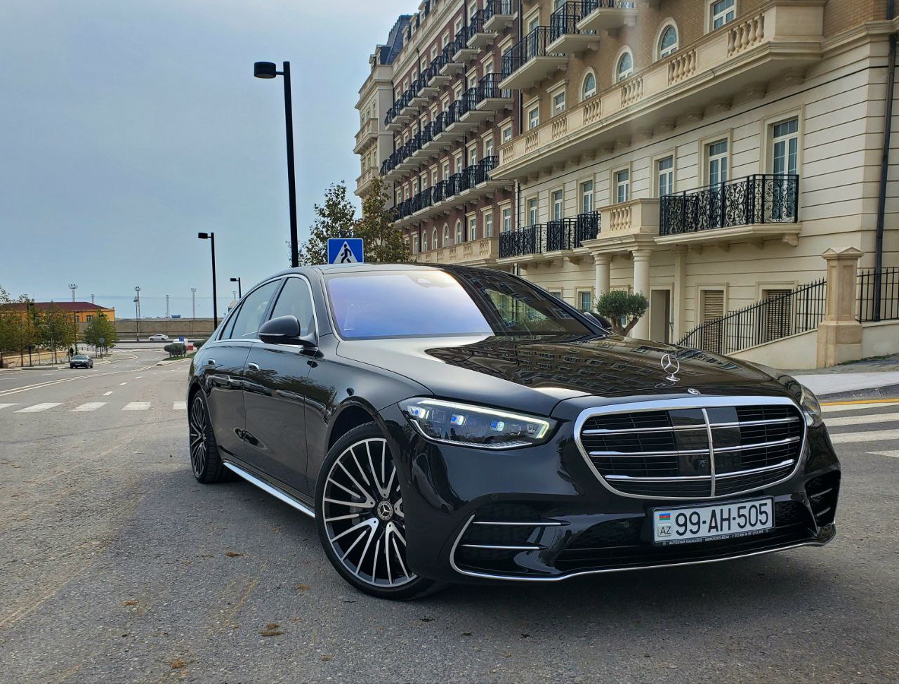 Mercedes-Benz S-Class
