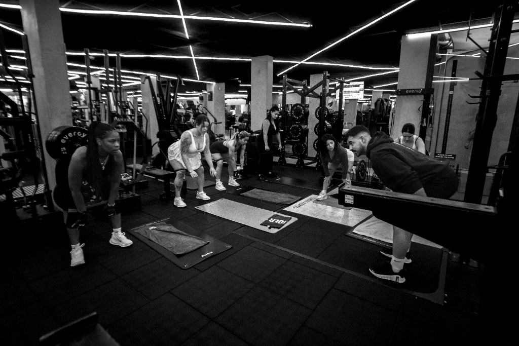 Grupo entrenando