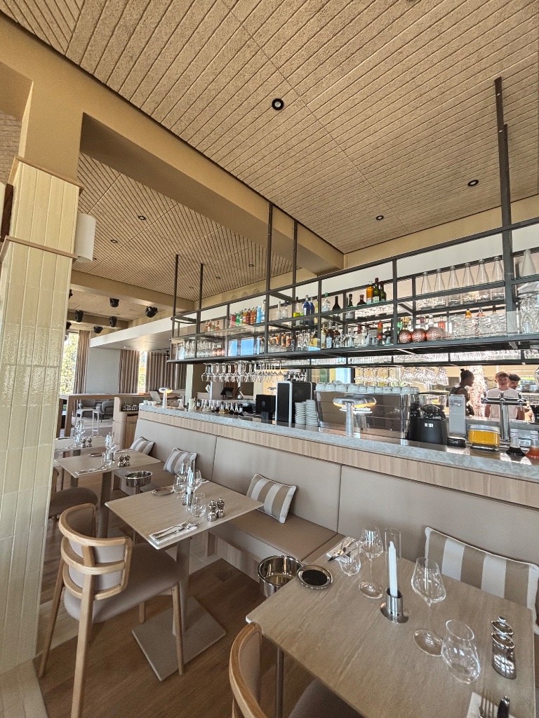 Salle intérieure des Chandelles, restaurant bistronomique à Trébeurden