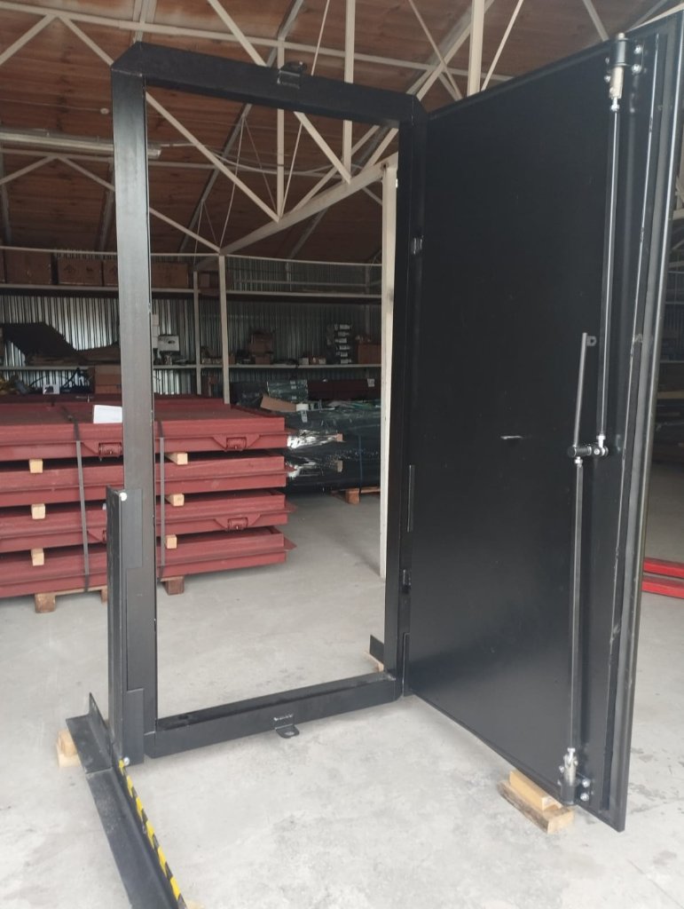 Blast door shelter interior open