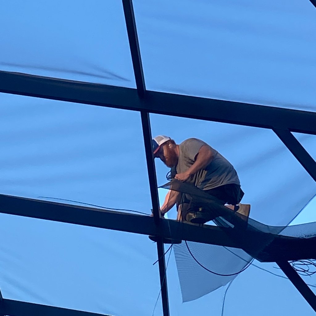Screen Repair Quotes — How pros screen a pool roof