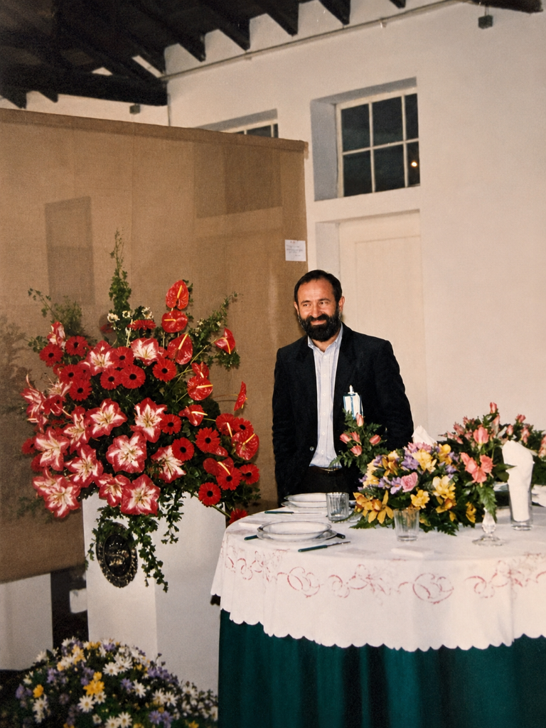 José António, fundador, no escritório da agência