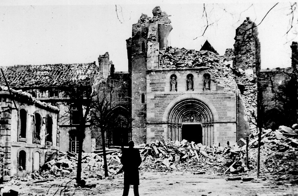Basilika St. Willibrord Echternach, 1945