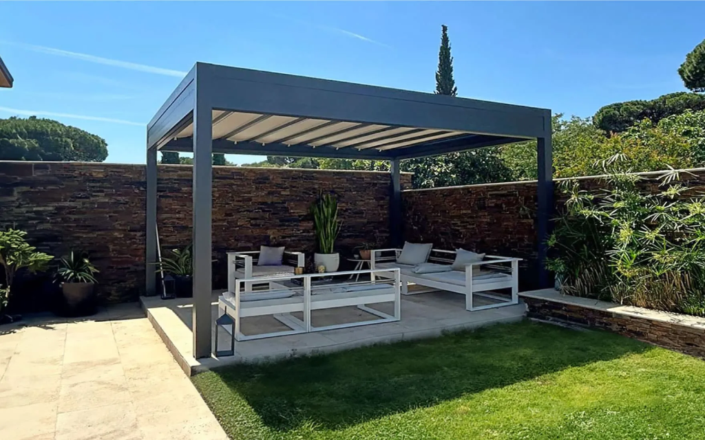 APERTUS – Pergola mit Schiebedach