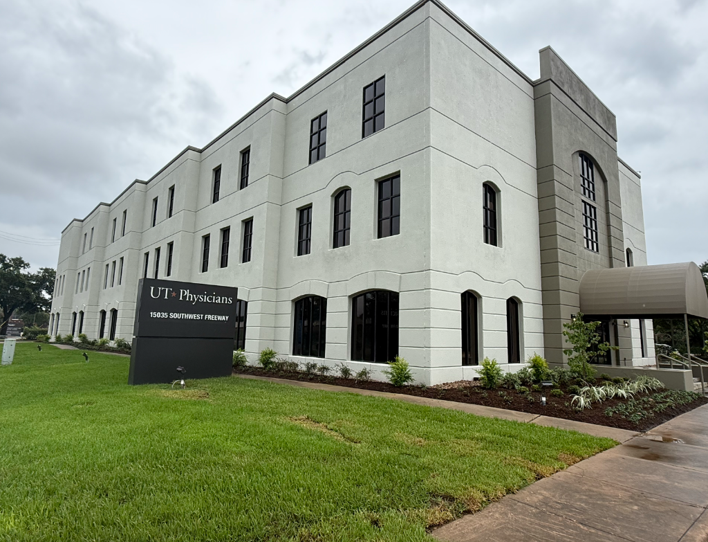 UT Physicians MOB Exterior Renovation - Photo 4