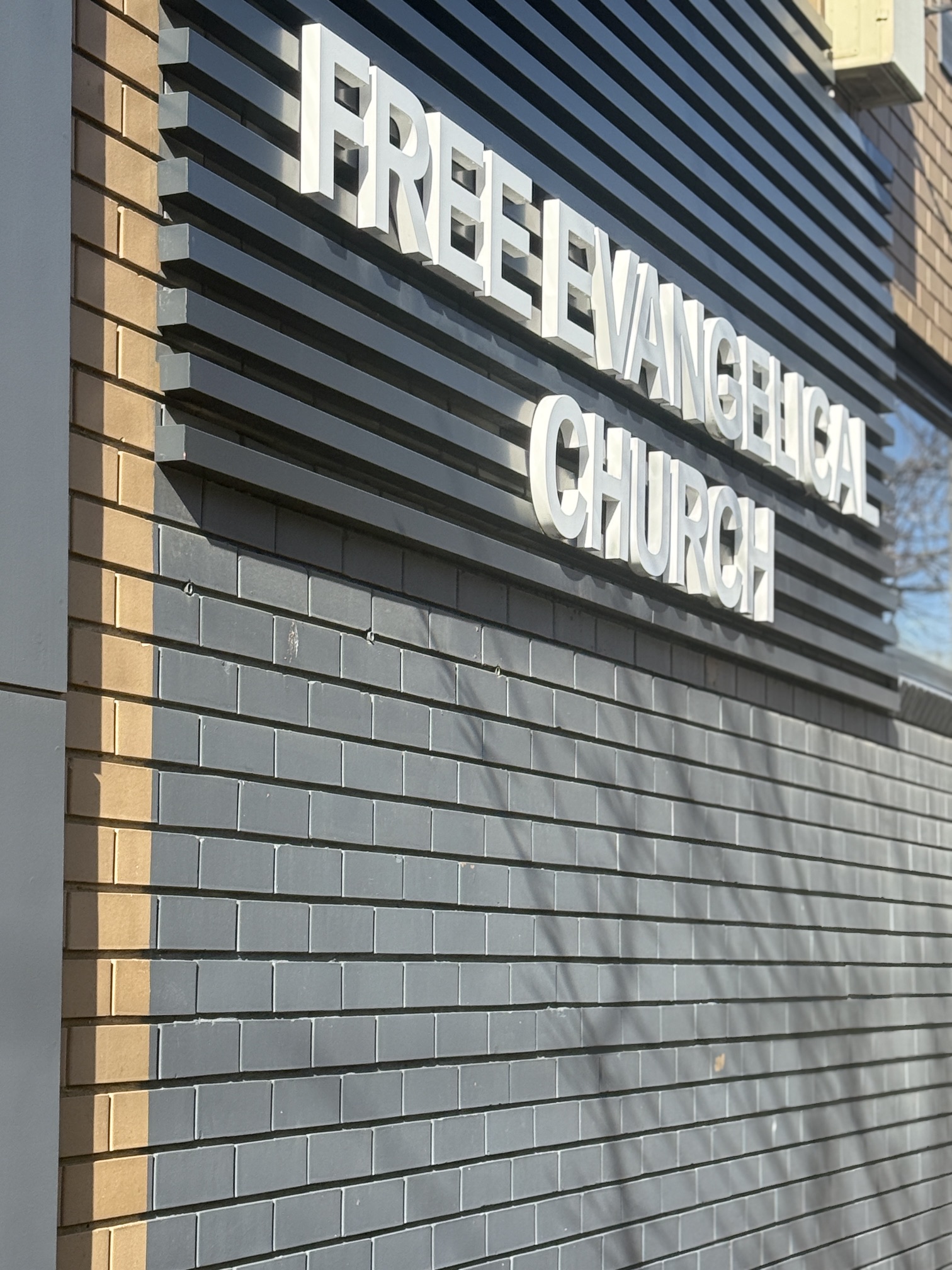 Free Evangelical Church signage