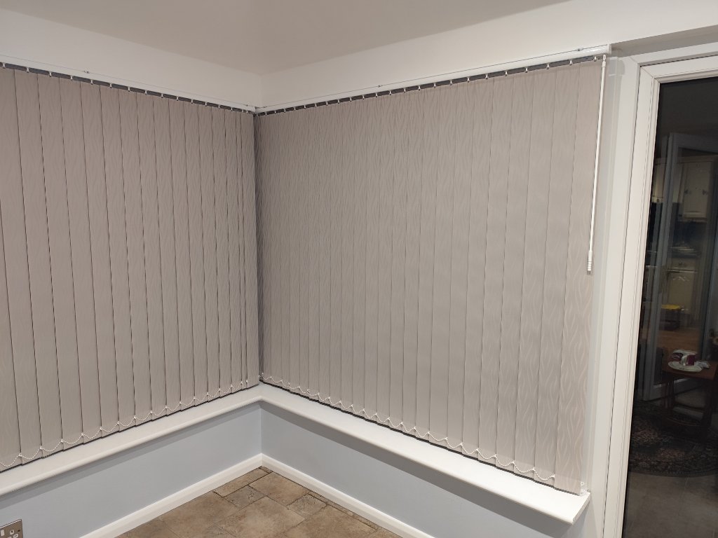 Corner conservatory vertical blinds installation