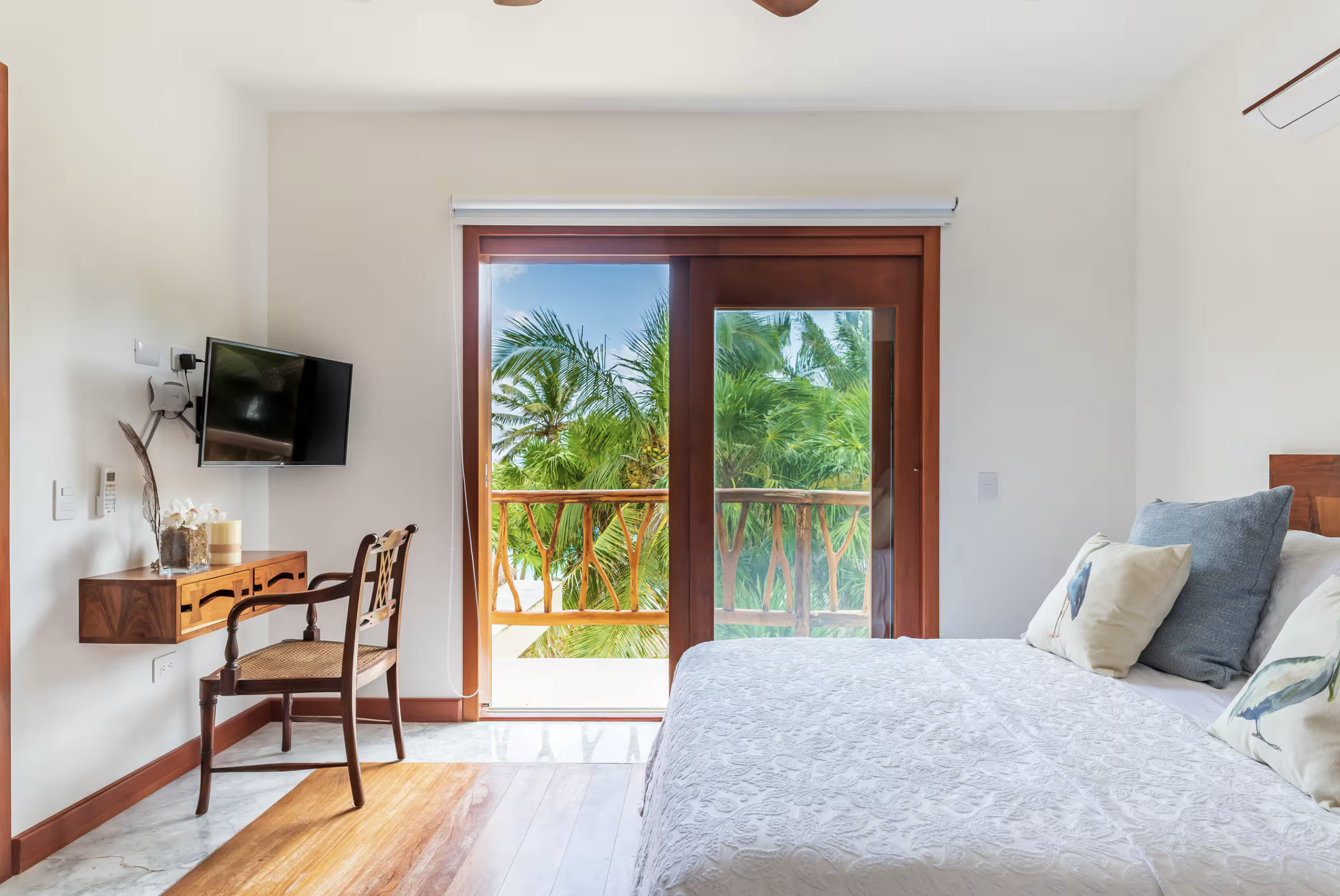 Bedroom suite with desk & balcony