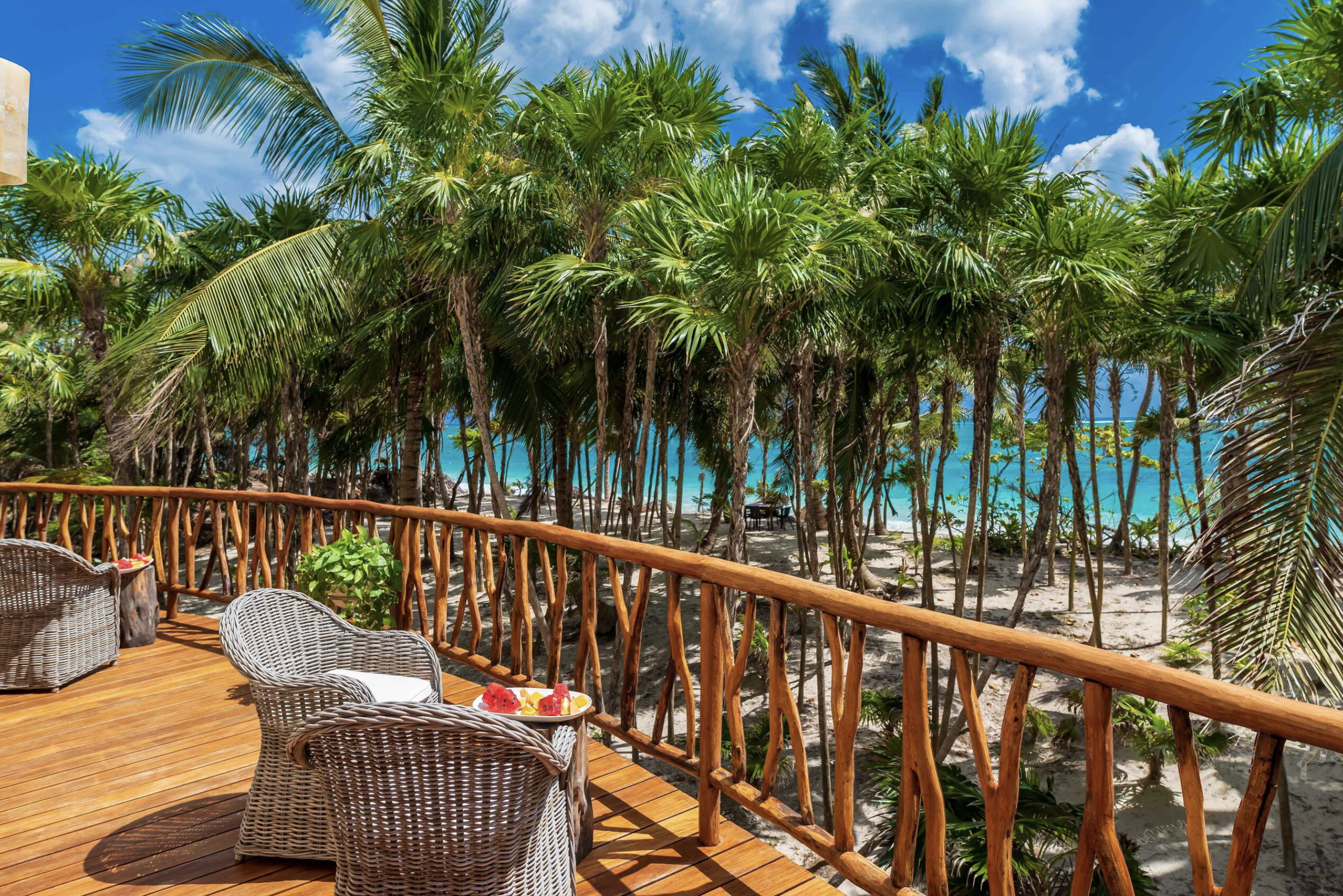 Balcony lounge with fruit & sea view
