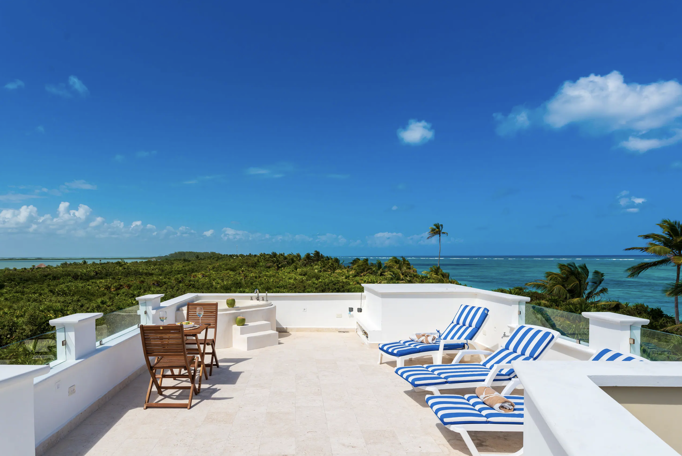 Rooftop terrace with plunge pool