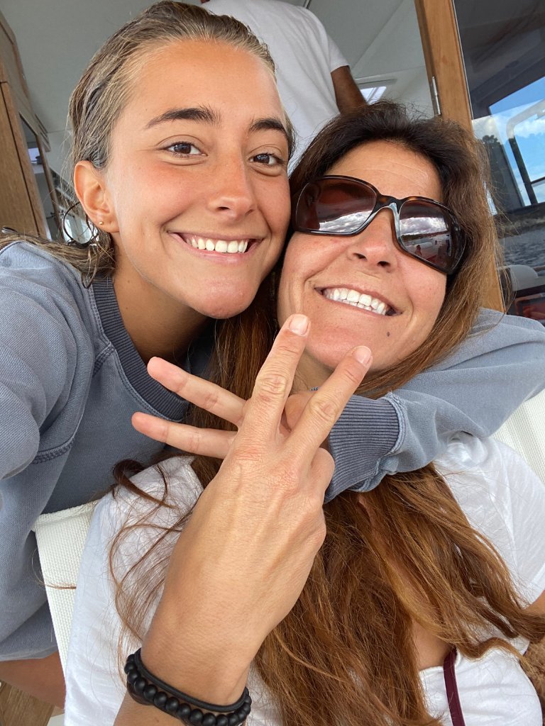 Olivia y Adriana