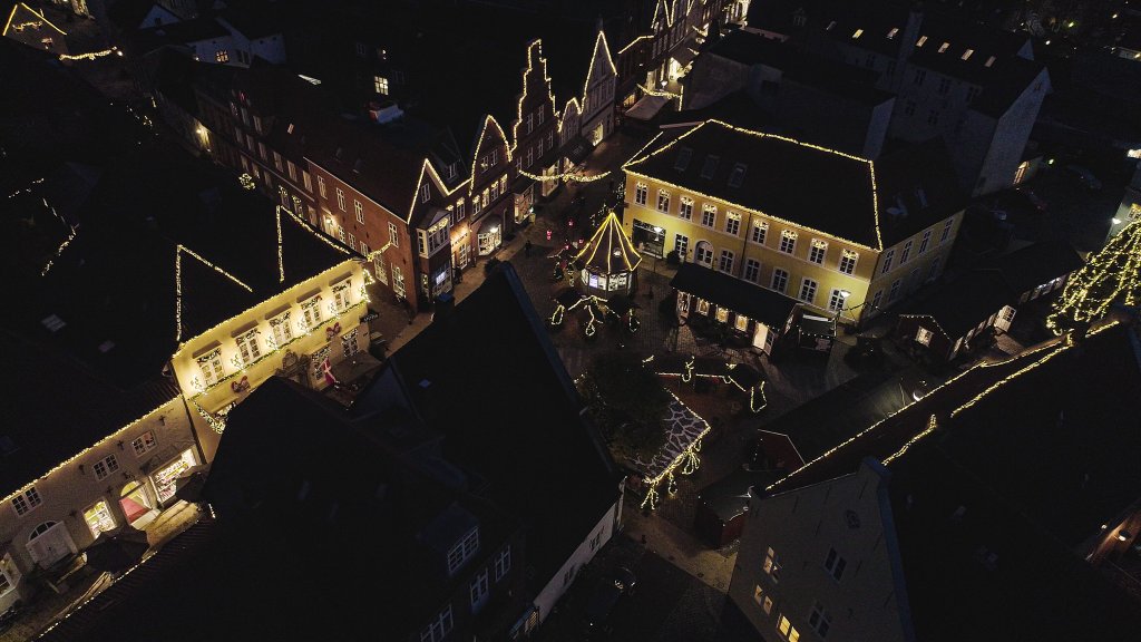 Julebyen Tønder med lys i gaderne