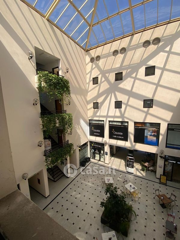 Facciata architettonica geometrica