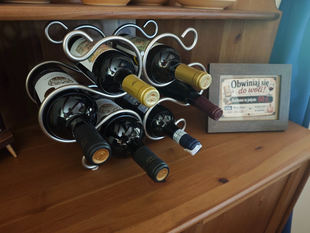 Stojak na wino — korkowe jedynie 50 zł (BLIK: 602 244 826)