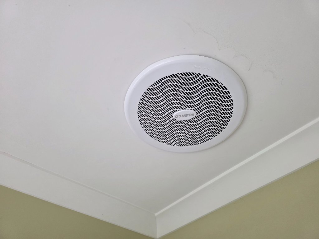 Bathroom exhaust fan
