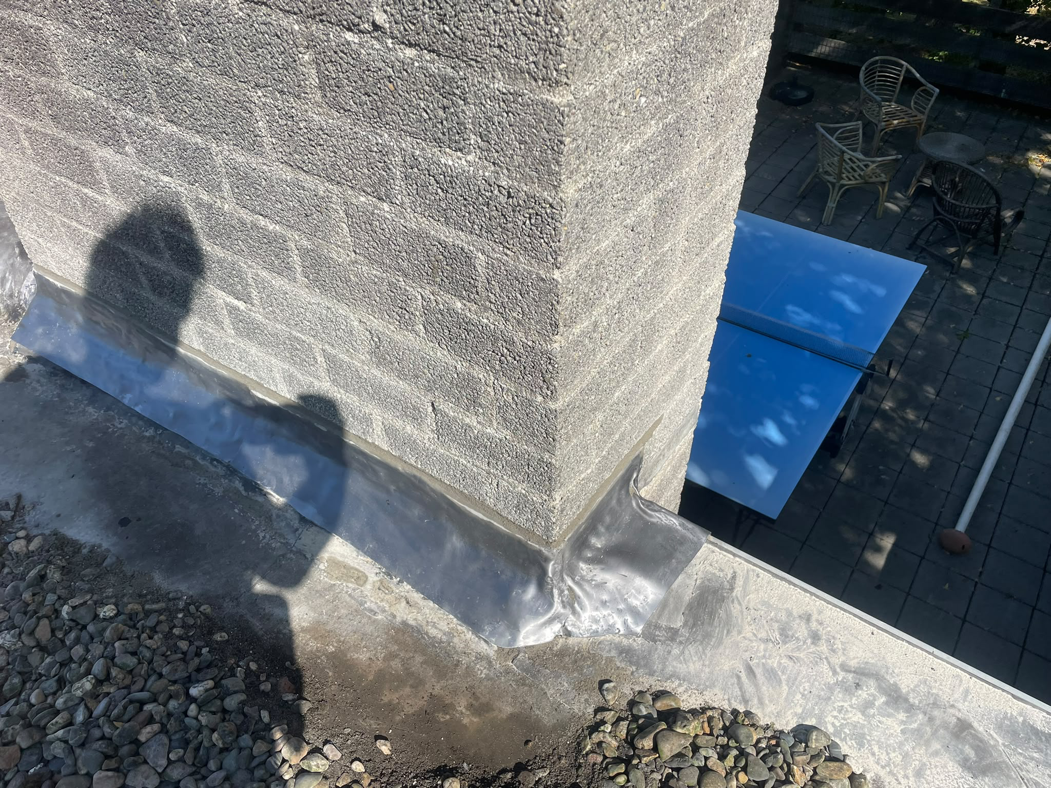 Looden vloeiing rond schoorsteen vervangen, na, Renovatie in Drechtsteden door Andreessen Dakwerken