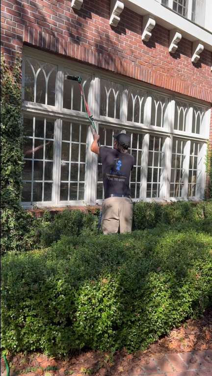 Before and after Window Cleaning at a residential property in Dothan, AL by EcoClear Dothan