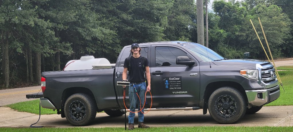 Before and after Team at a residential property in Dothan, AL by EcoClear Dothan