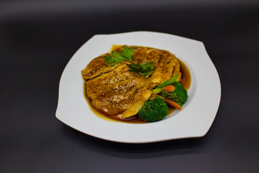 Chicken teriyaki with rice and broccoli