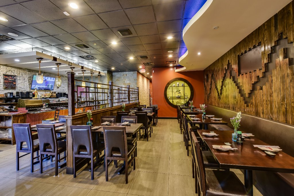 Full restaurant dining room view