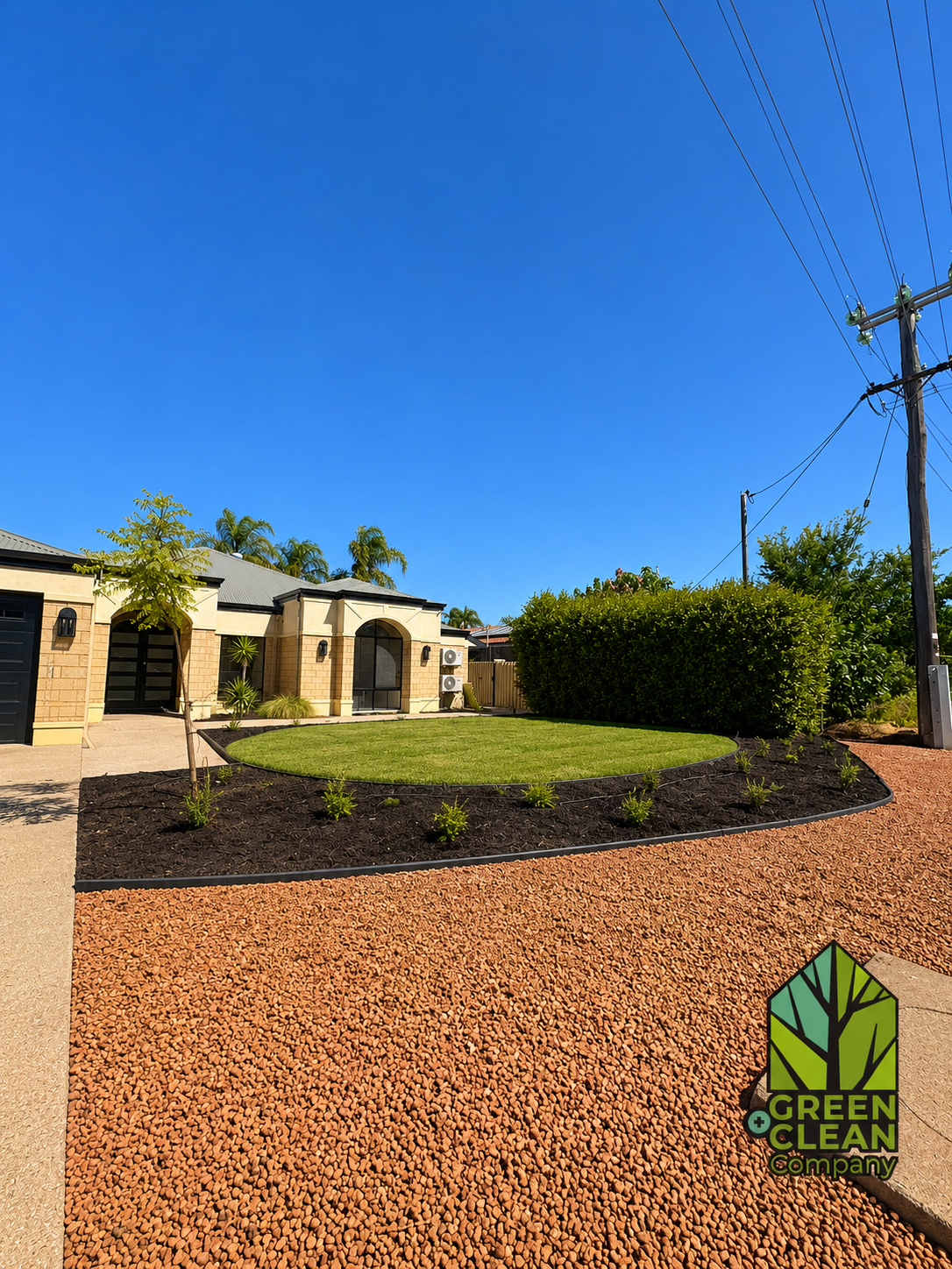 Circular lawn with mulched garden bed