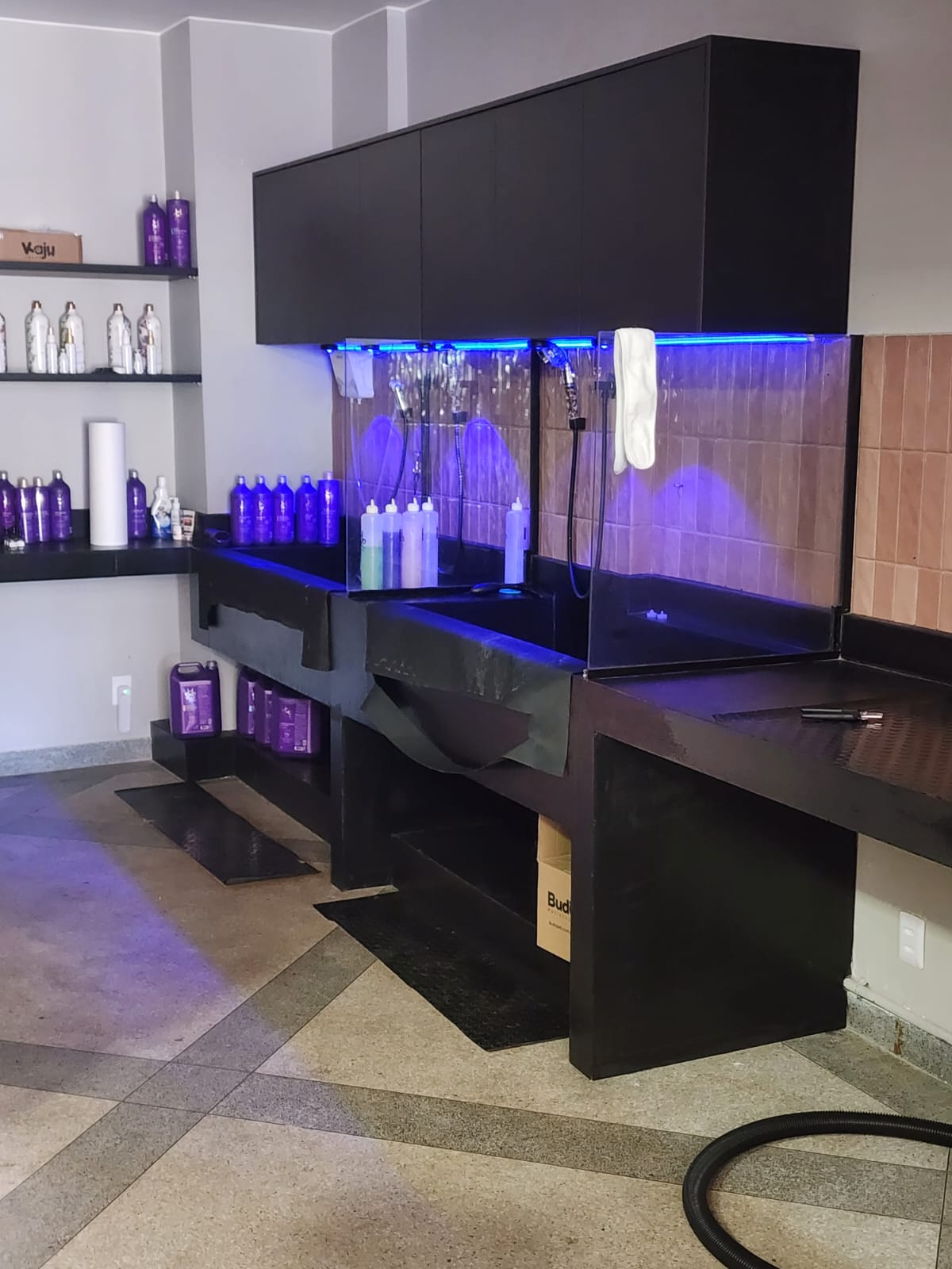 A área de banho — estrutura profissional, cuidado impecável