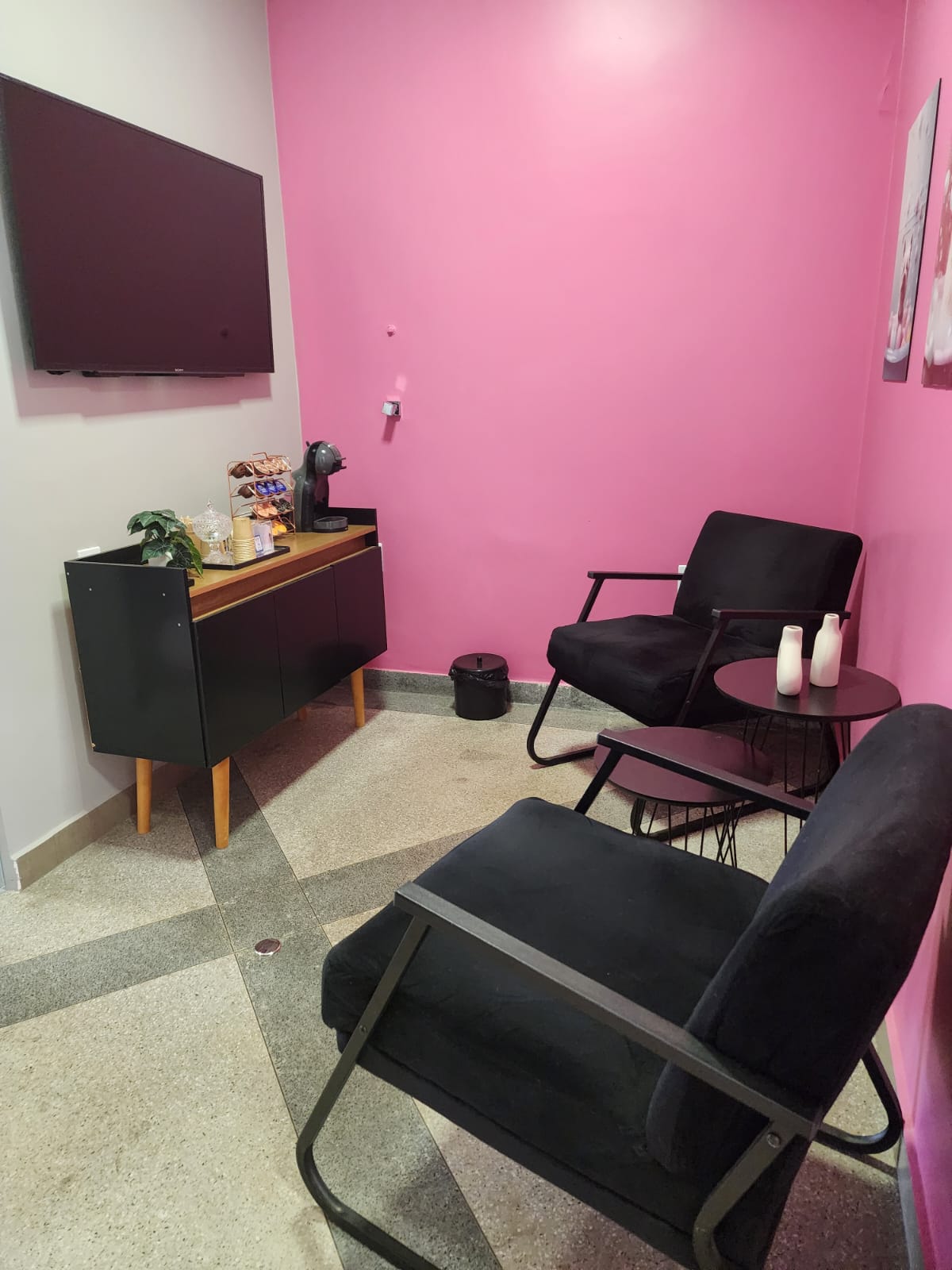 Nossa sala de espera — conforto para o tutor em cada detalhe