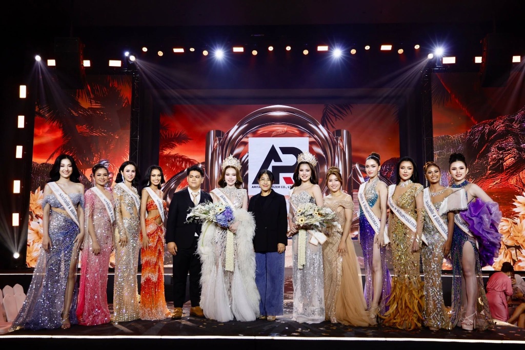 Grand finale night — live production