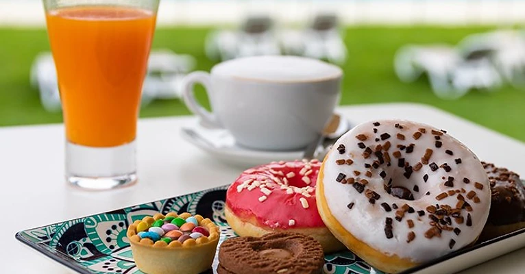 Colazione Frontelago sulle rive del lago di Lecco