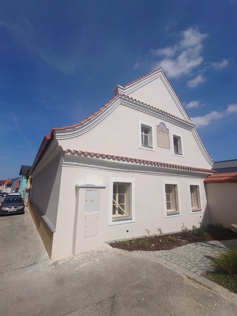 Barn Villa Votice — Historic House Facade