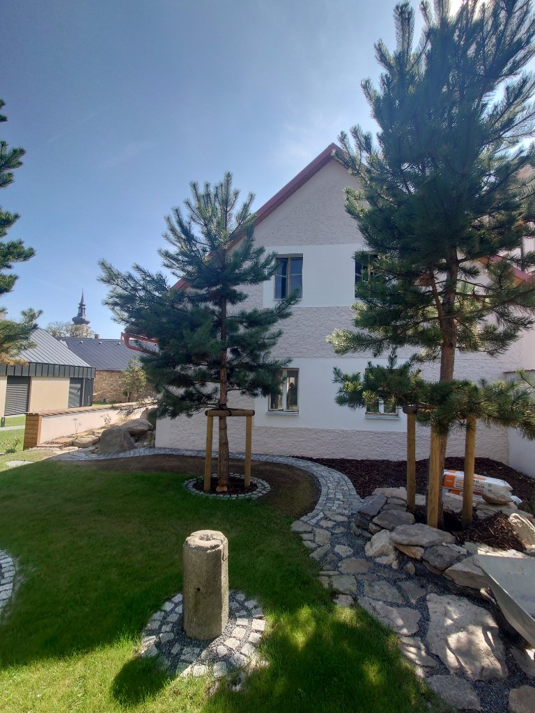 Barn Villa Votice — Garden & Historic House